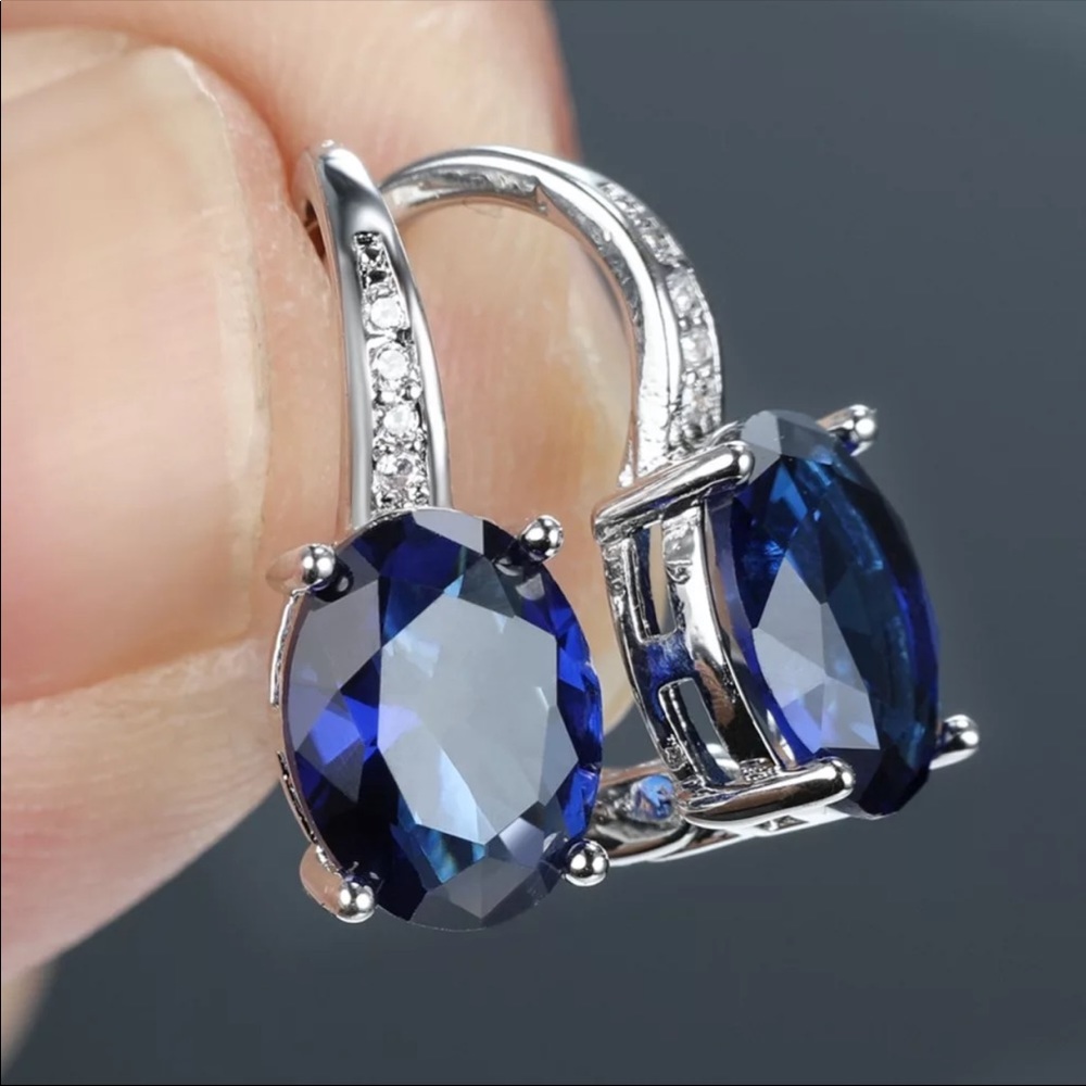 New Oval 925 Silver Sapphire Beautiful Earrings